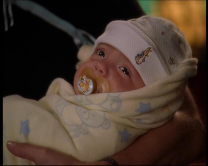 Charmed-Online_dot_net-7x01ACallToArms0554.jpg