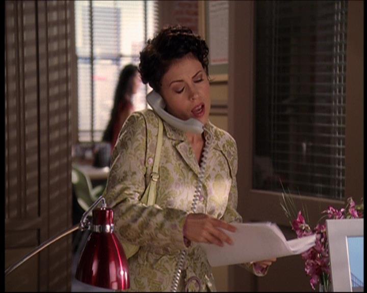 Charmed-Online_dot_net-7x01ACallToArms0794.jpg Charmed-Online_dot_net-7x01ACallToArms0794.jpg