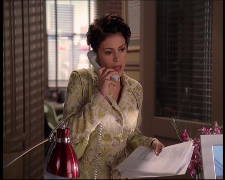 Charmed-Online_dot_net-7x01ACallToArms0796.jpg