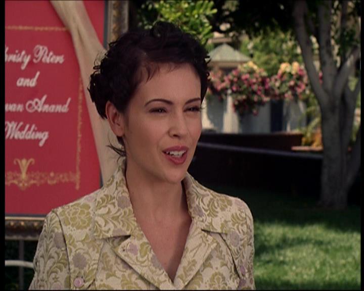 Charmed-Online_dot_net-7x01ACallToArms0863.jpg