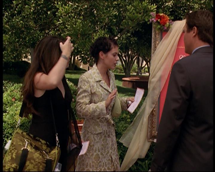 Charmed-Online_dot_net-7x01ACallToArms0898.jpg Charmed-Online_dot_net-7x01ACallToArms0898.jpg