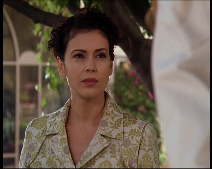 Charmed-Online_dot_net-7x01ACallToArms0947.jpg