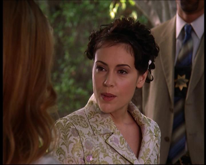 Charmed-Online_dot_net-7x01ACallToArms0967.jpg