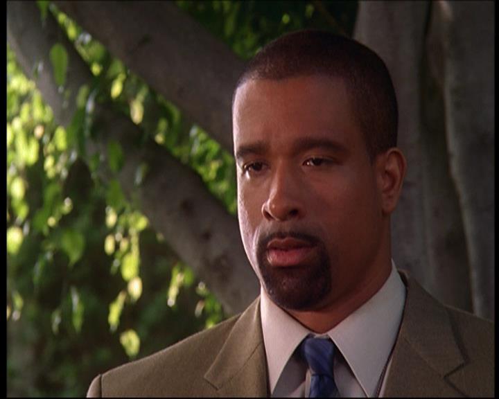 Charmed-Online_dot_net-7x01ACallToArms0999.jpg Charmed-Online_dot_net-7x01ACallToArms0999.jpg