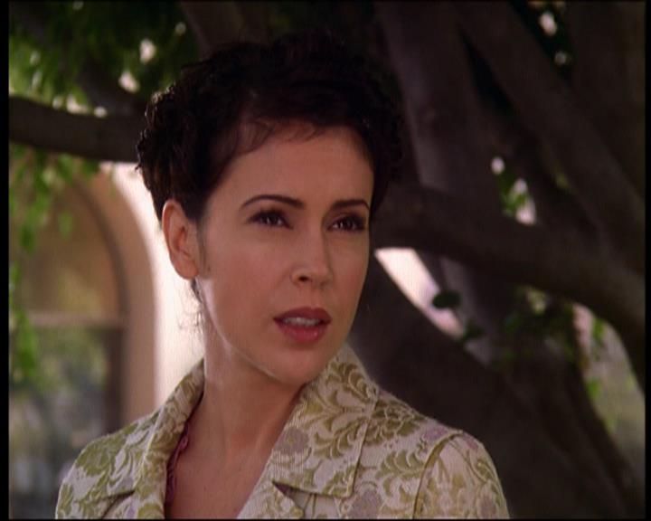 Charmed-Online_dot_net-7x01ACallToArms1006.jpg Charmed-Online_dot_net-7x01ACallToArms1006.jpg