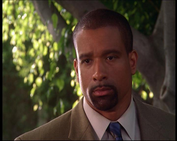 Charmed-Online_dot_net-7x01ACallToArms1038.jpg Charmed-Online_dot_net-7x01ACallToArms1038.jpg