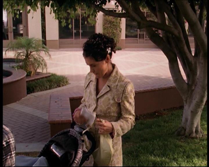 Charmed-Online_dot_net-7x01ACallToArms1051.jpg Charmed-Online_dot_net-7x01ACallToArms1051.jpg