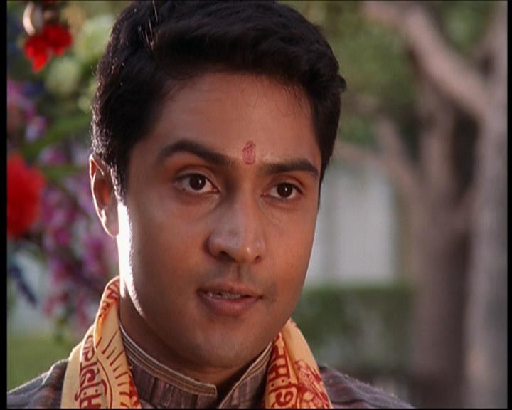 Charmed-Online_dot_net-7x01ACallToArms1069.jpg Charmed-Online_dot_net-7x01ACallToArms1069.jpg