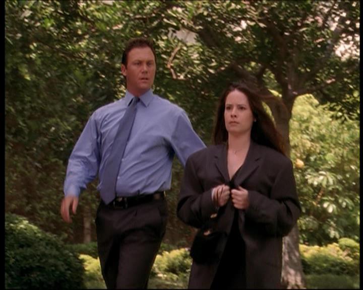 Charmed-Online_dot_net-7x01ACallToArms1117.jpg