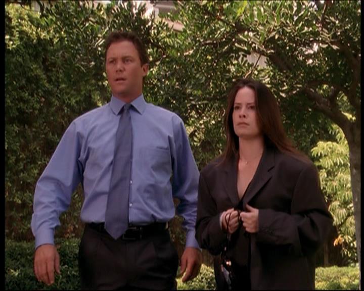 Charmed-Online_dot_net-7x01ACallToArms1118.jpg