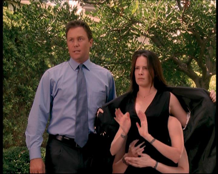 Charmed-Online_dot_net-7x01ACallToArms1123.jpg