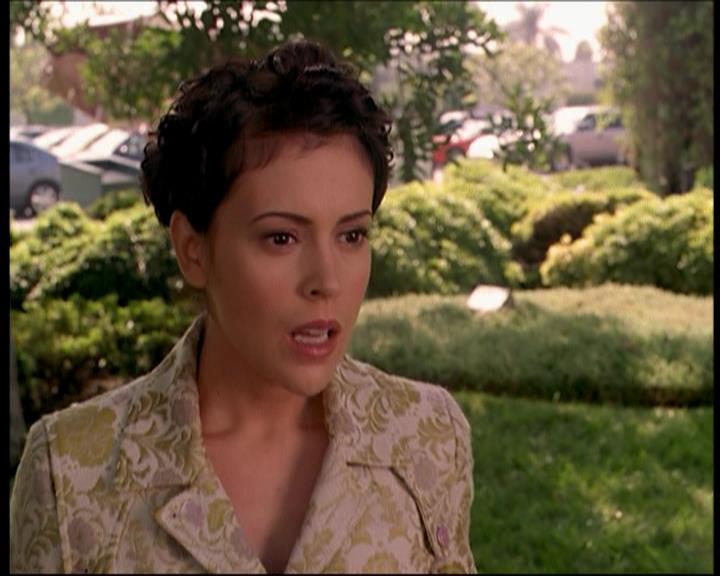 Charmed-Online_dot_net-7x01ACallToArms1124.jpg