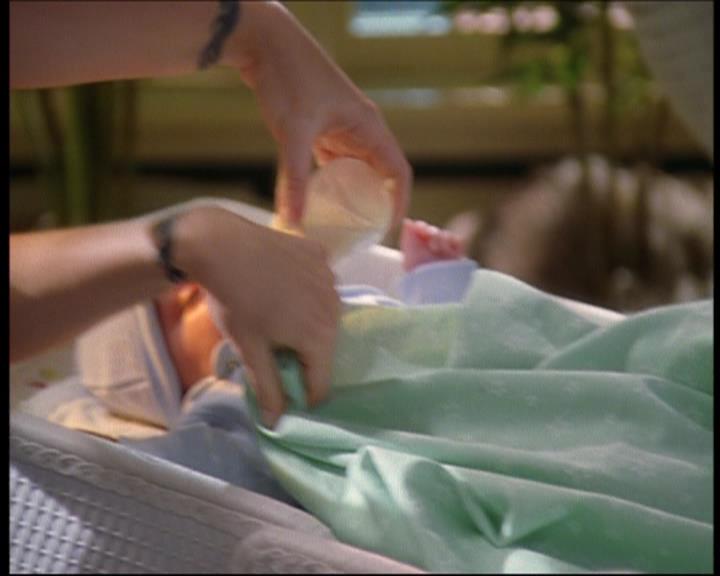 Charmed-Online_dot_net-7x01ACallToArms1140.jpg