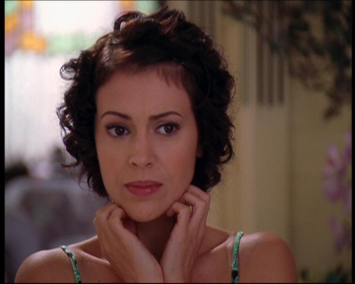 Charmed-Online_dot_net-7x01ACallToArms1164.jpg