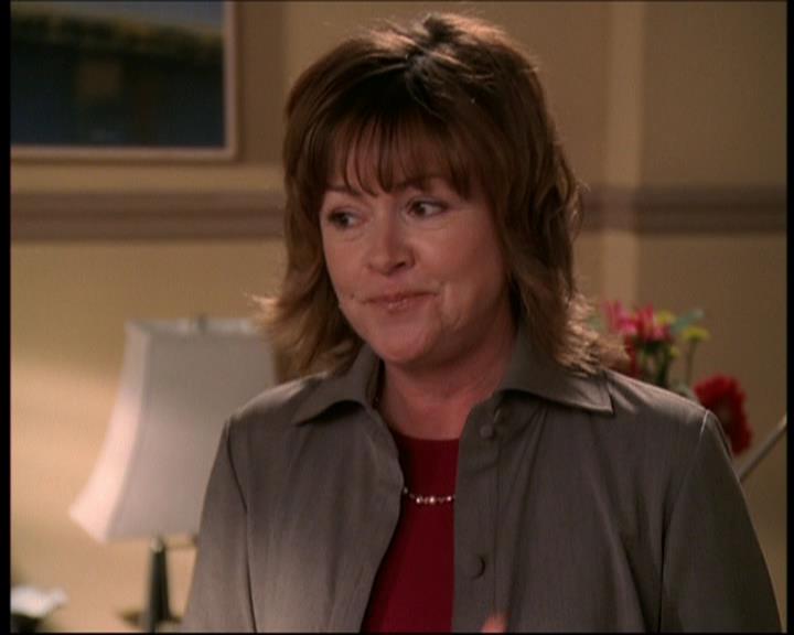 Charmed-Online_dot_net-7x01ACallToArms1203.jpg