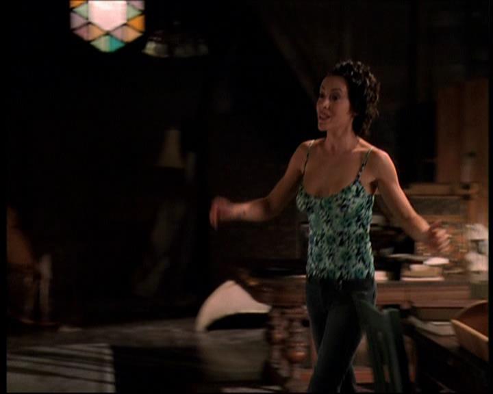 Charmed-Online_dot_net-7x01ACallToArms1229.jpg