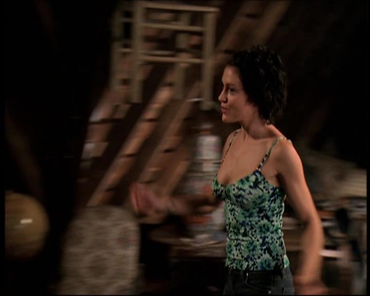 Charmed-Online_dot_net-7x01ACallToArms1230.jpg