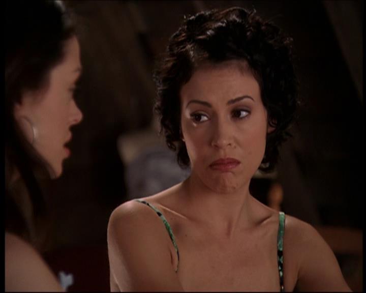 Charmed-Online_dot_net-7x01ACallToArms1258.jpg