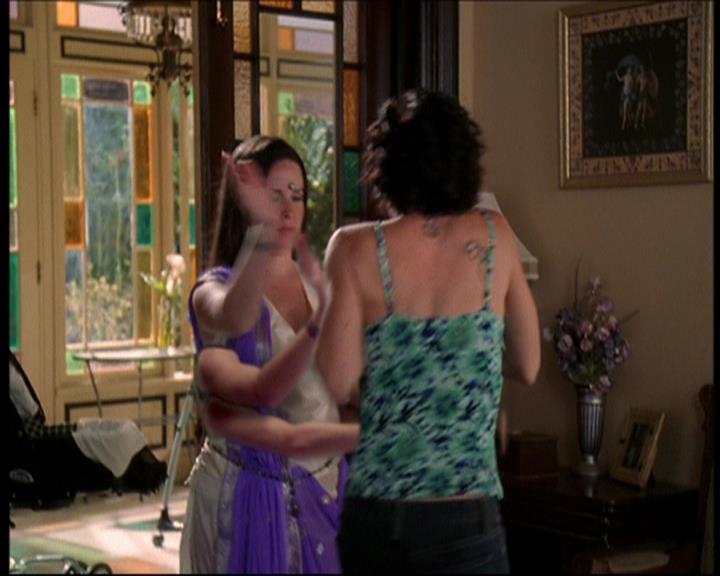 Charmed-Online_dot_net-7x01ACallToArms1282.jpg