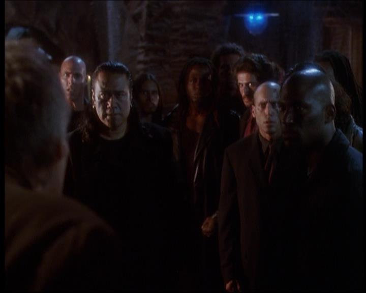 Charmed-Online_dot_net-7x01ACallToArms1354.jpg Charmed-Online_dot_net-7x01ACallToArms1354.jpg