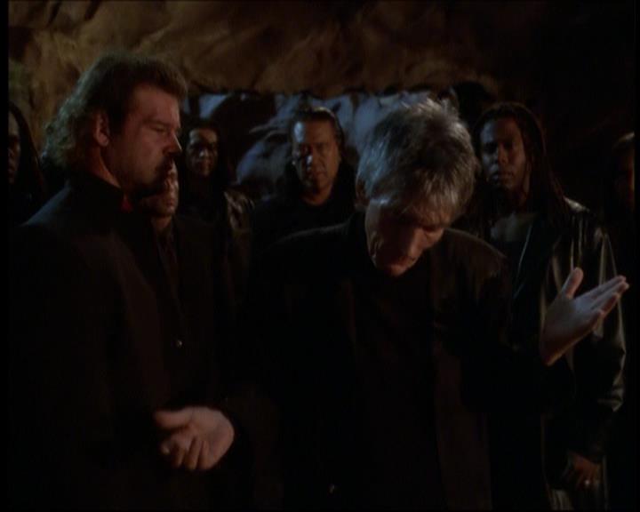 Charmed-Online_dot_net-7x01ACallToArms1383.jpg Charmed-Online_dot_net-7x01ACallToArms1383.jpg