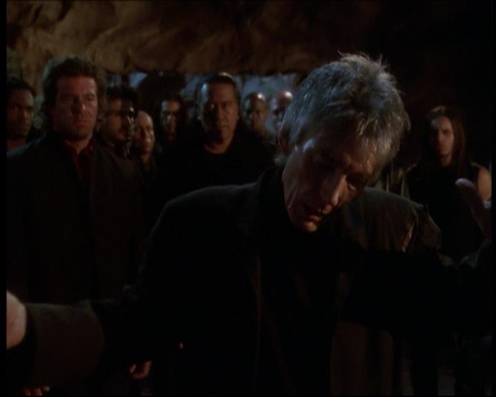 Charmed-Online_dot_net-7x01ACallToArms1385.jpg Charmed-Online_dot_net-7x01ACallToArms1385.jpg