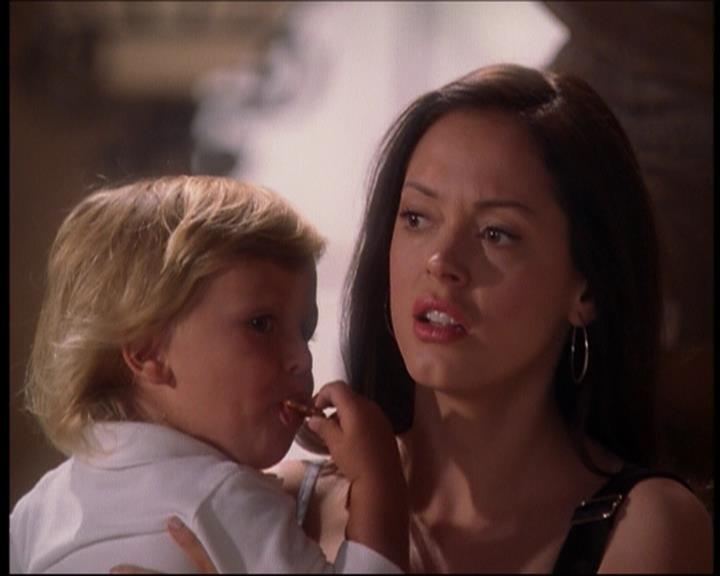 Charmed-Online_dot_net-7x01ACallToArms1459.jpg