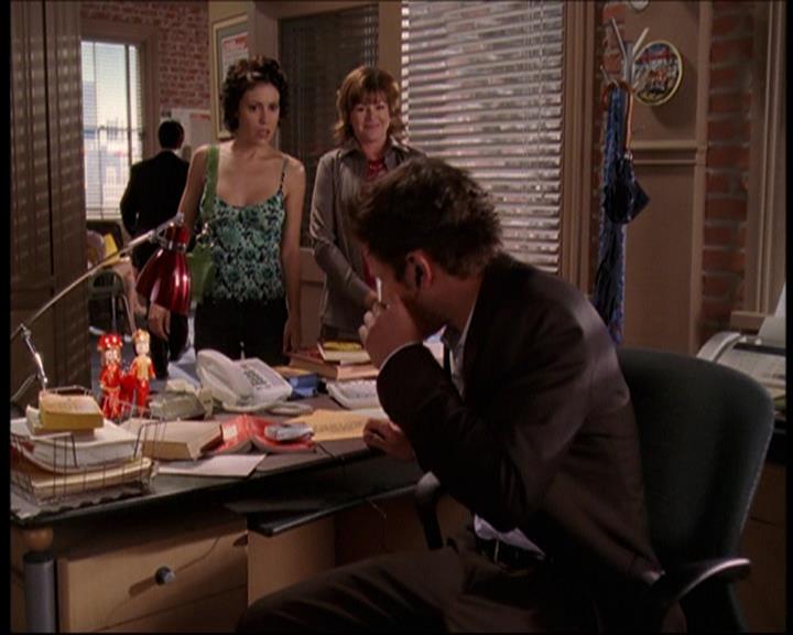 Charmed-Online_dot_net-7x01ACallToArms1523.jpg Charmed-Online_dot_net-7x01ACallToArms1523.jpg