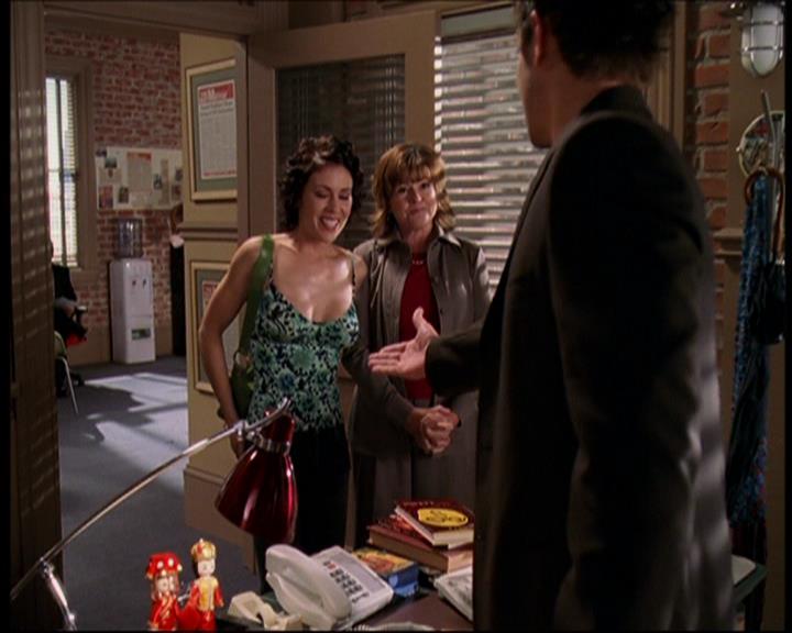 Charmed-Online_dot_net-7x01ACallToArms1535.jpg