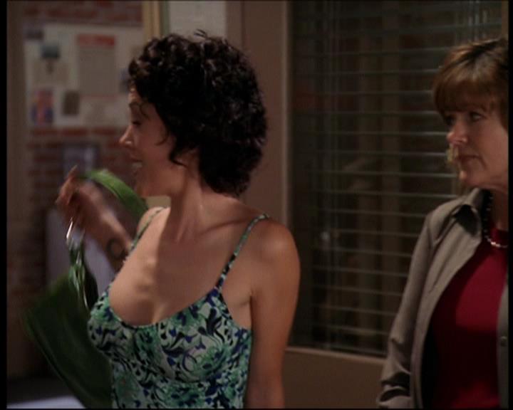 Charmed-Online_dot_net-7x01ACallToArms1566.jpg