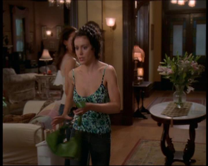Charmed-Online_dot_net-7x01ACallToArms1686.jpg