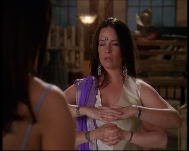 Charmed-Online_dot_net-7x01ACallToArms1973.jpg