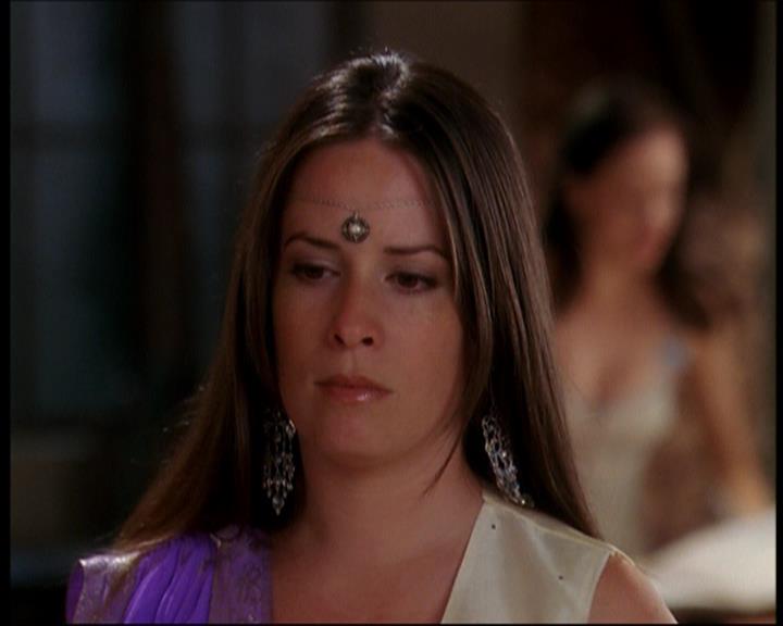 Charmed-Online_dot_net-7x01ACallToArms2030.jpg