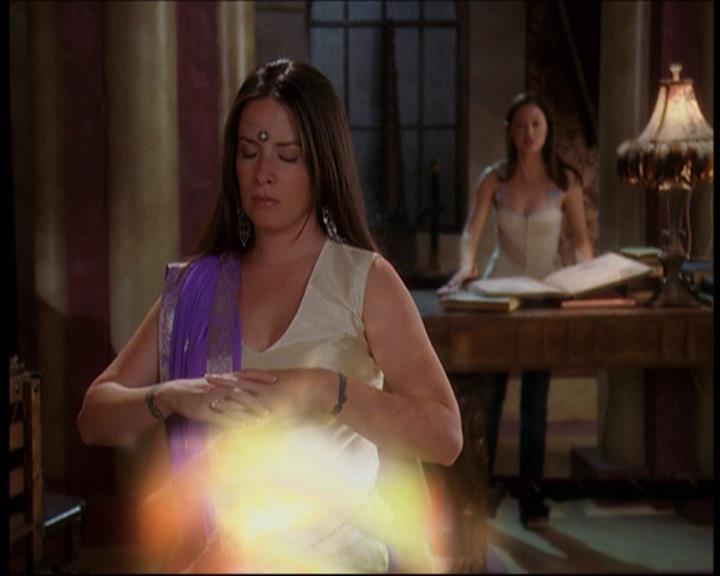 Charmed-Online_dot_net-7x01ACallToArms2045.jpg
