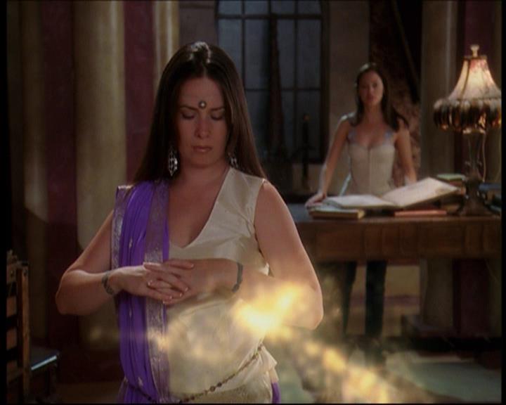 Charmed-Online_dot_net-7x01ACallToArms2047.jpg