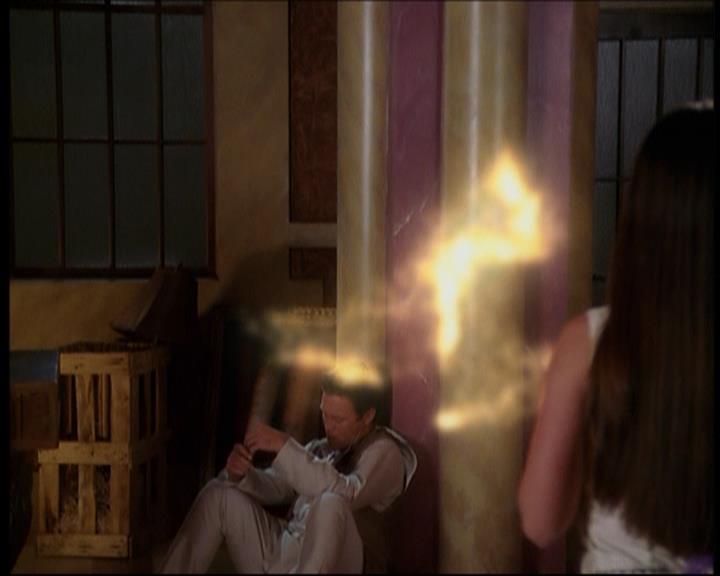Charmed-Online_dot_net-7x01ACallToArms2054.jpg