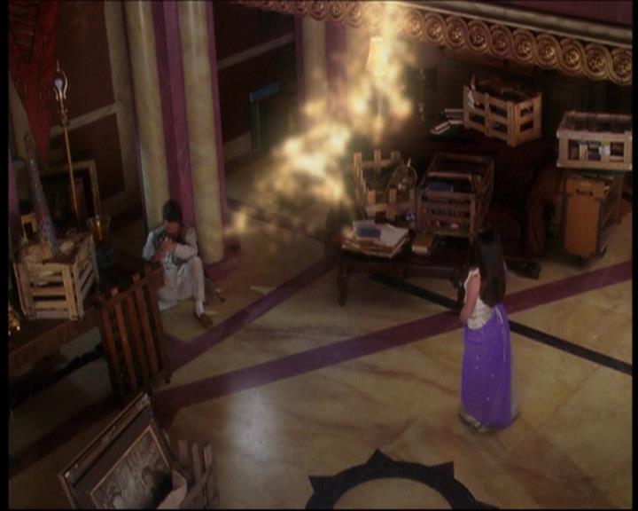 Charmed-Online_dot_net-7x01ACallToArms2058.jpg