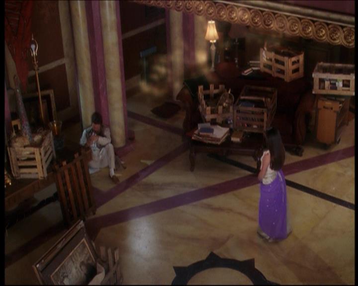 Charmed-Online_dot_net-7x01ACallToArms2060.jpg