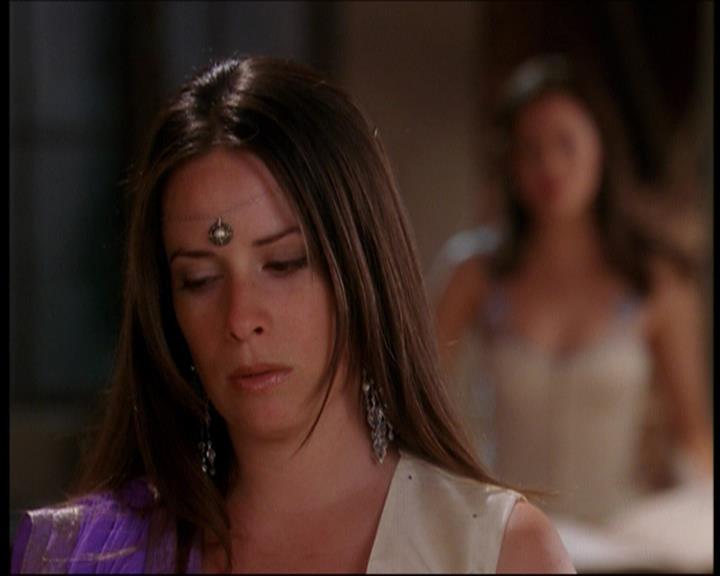 Charmed-Online_dot_net-7x01ACallToArms2092.jpg