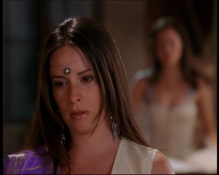 Charmed-Online_dot_net-7x01ACallToArms2093.jpg