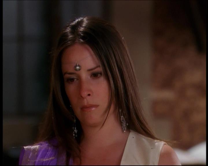 Charmed-Online_dot_net-7x01ACallToArms2100.jpg
