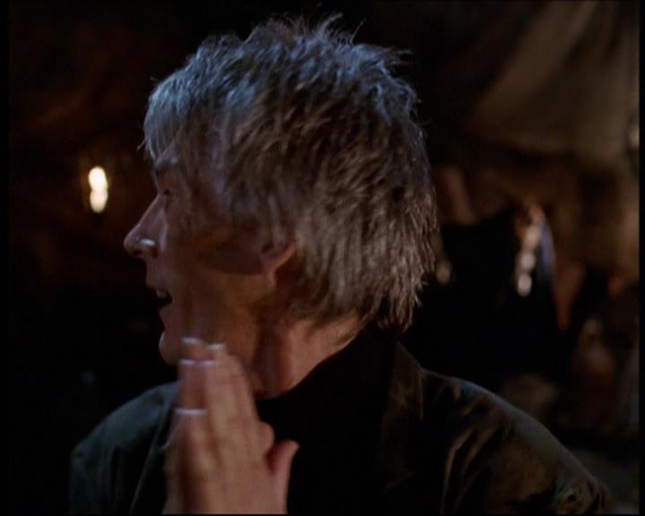 Charmed-Online_dot_net-7x01ACallToArms2241.jpg