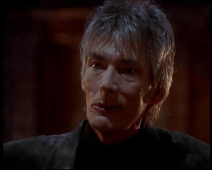 Charmed-Online_dot_net-7x01ACallToArms2244.jpg