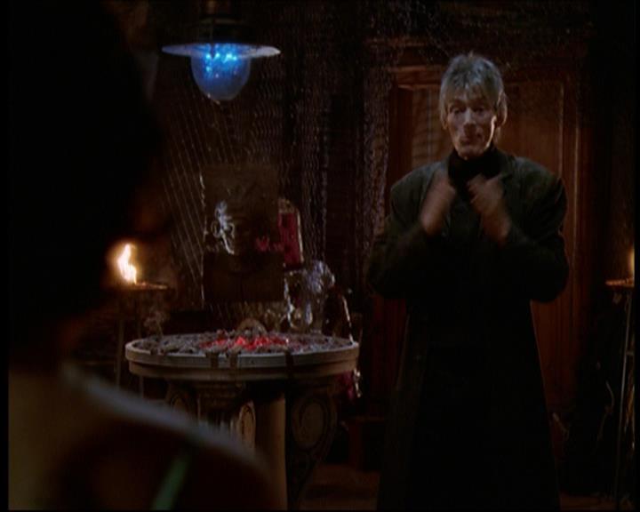 Charmed-Online_dot_net-7x01ACallToArms2262.jpg