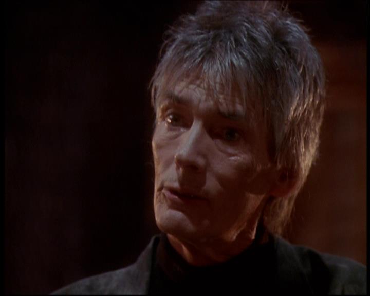 Charmed-Online_dot_net-7x01ACallToArms2295.jpg