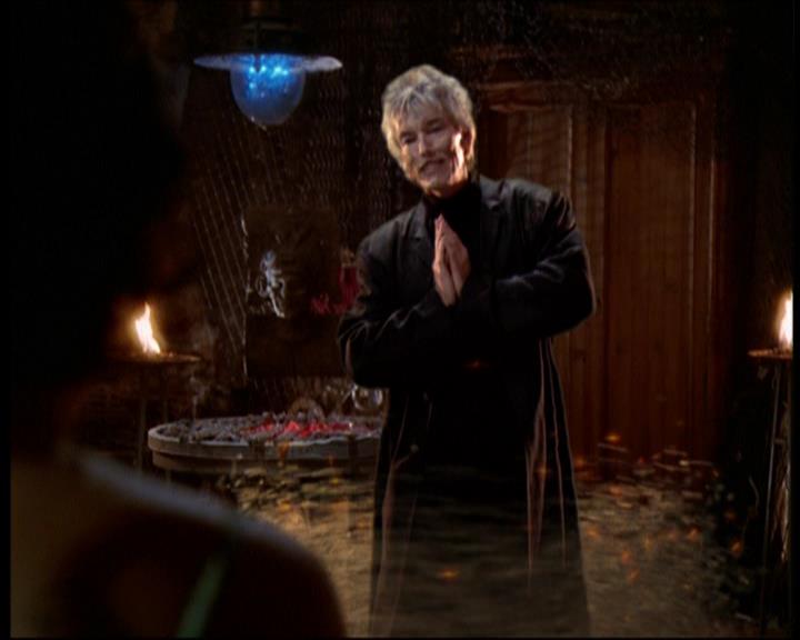 Charmed-Online_dot_net-7x01ACallToArms2307.jpg