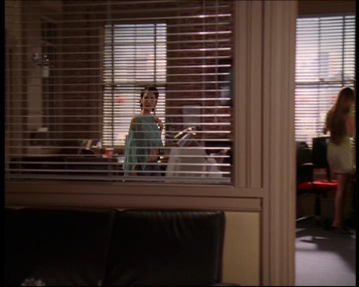 Charmed-Online_dot_net-7x01ACallToArms2348.jpg
