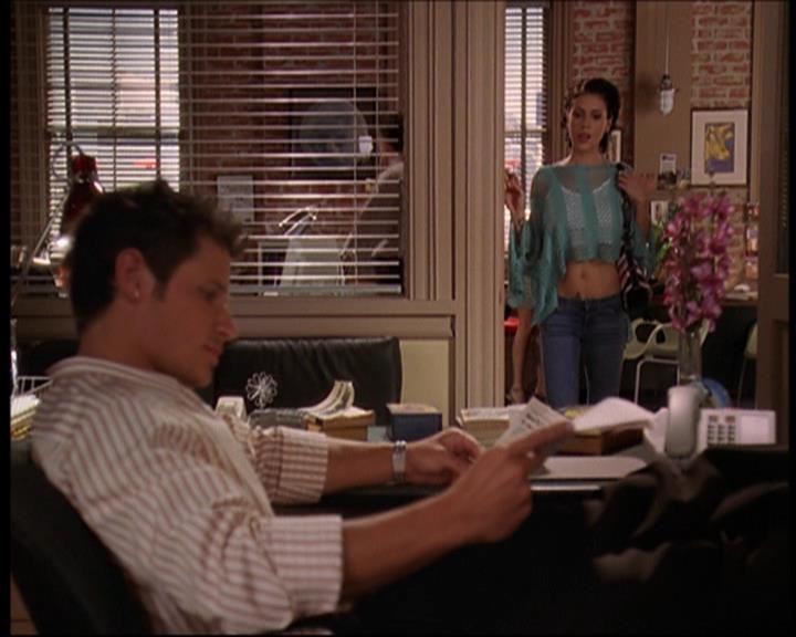 Charmed-Online_dot_net-7x01ACallToArms2352.jpg