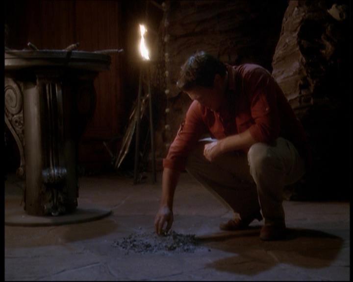 Charmed-Online_dot_net-7x01ACallToArms2533.jpg