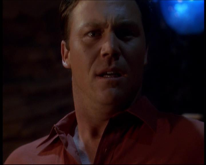 Charmed-Online_dot_net-7x01ACallToArms2555.jpg